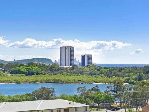 Pressure Cleaning Currumbin House Washing Concrete Cleaning
